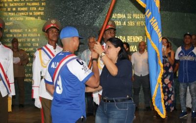 Abanderado equipo de Industriales a la 59 Serie Nacional de Béisbol